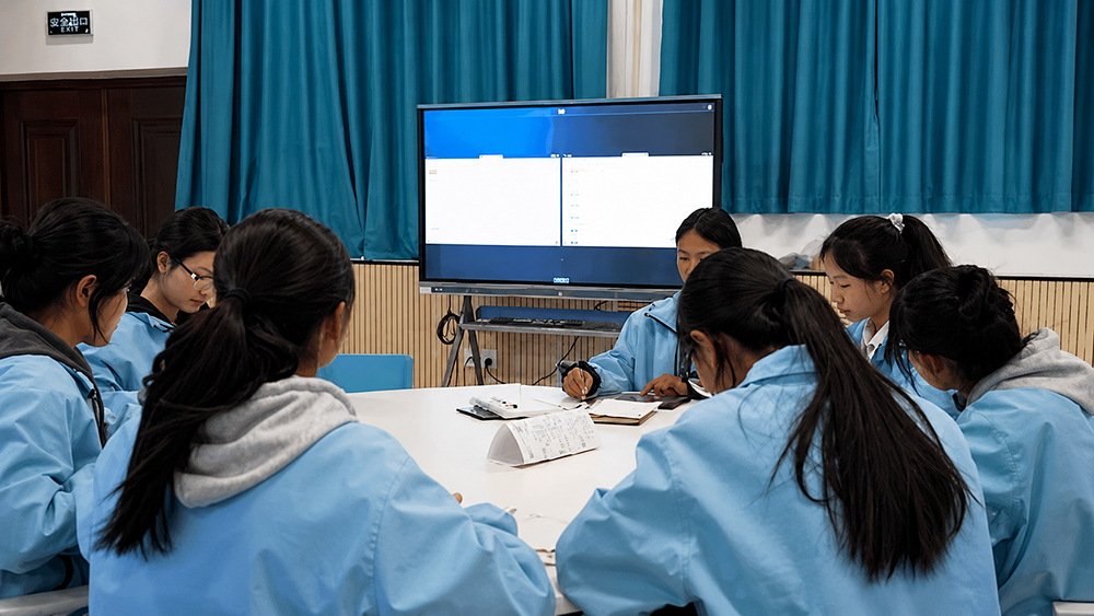 Học sinh được trải nghiệm giải pháp thông minh
