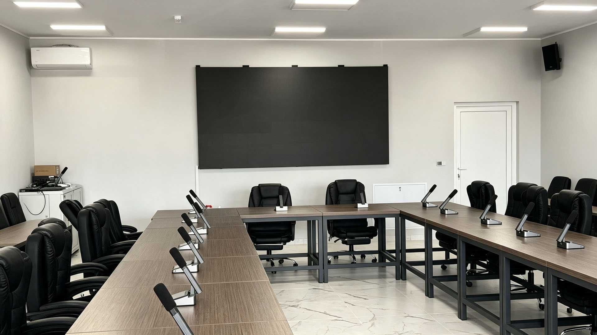 Giải pháp AV ITC thông minh cho phòng họp chính phủ JUCU Romania